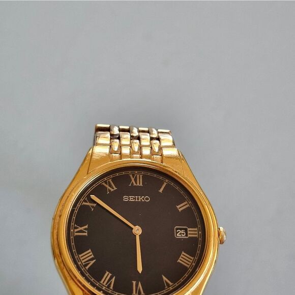 Seiko Gold and Black Roman Numeral  7N39-8000 Watch - Picture 7 of 8